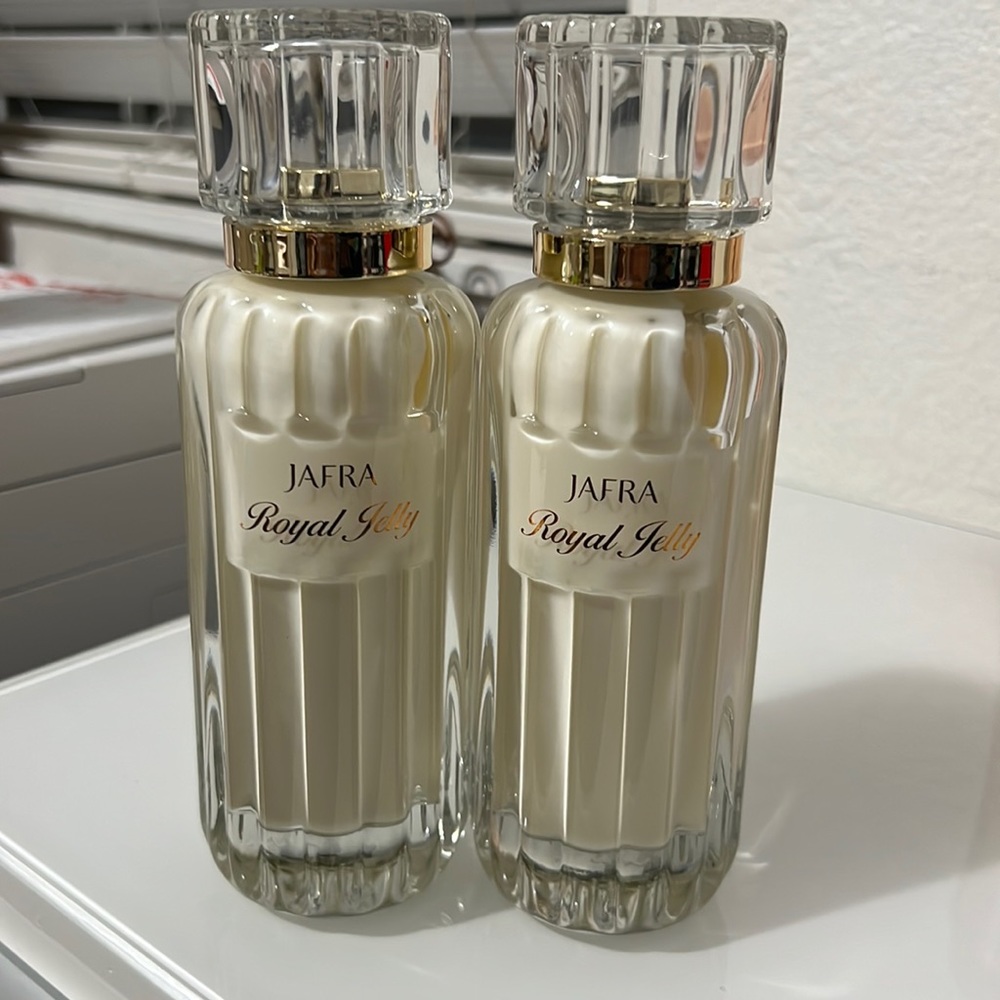 2  JAFRA ROYAL JELLY 6.7 OZ. 200 MIL. FRESH. NEW. 100 ORIGINAL